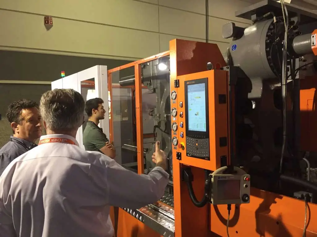 CH-America displays SM700-TP Two-Platen in NPE2018