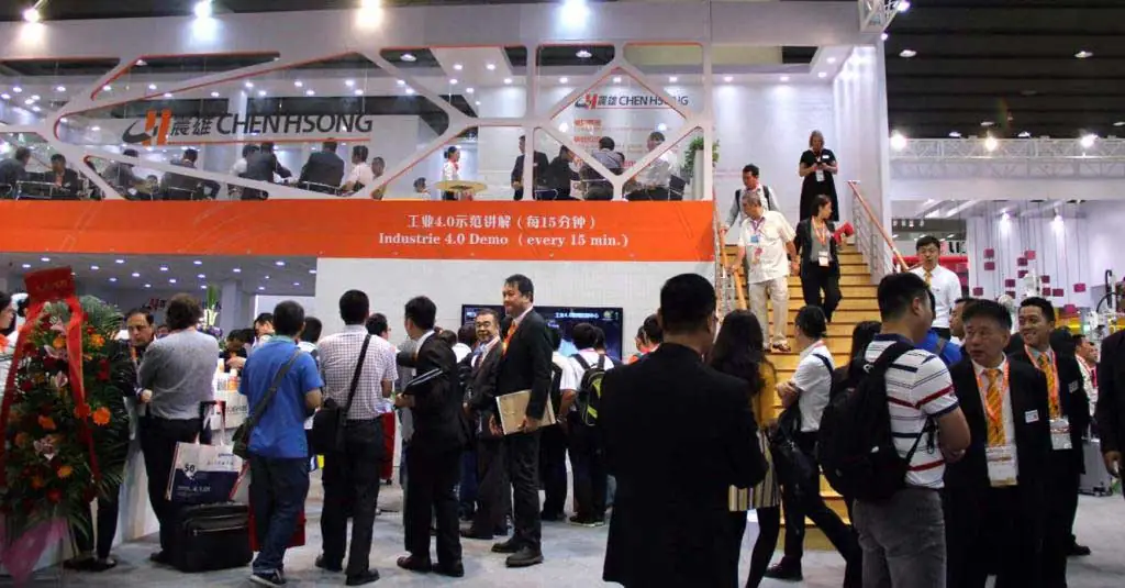 Lots of people came to Chen Hsong booth at Chinaplas 2017