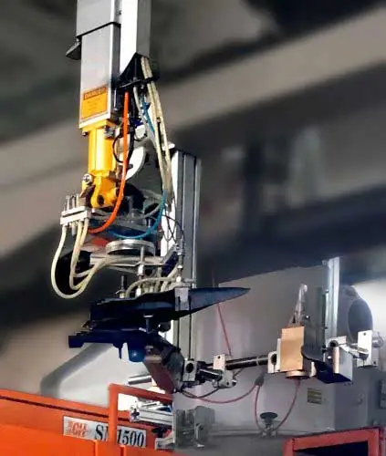 GSK auto parts manufacturer uses ChenHsong's injection molding machines to improve the production quality of auto parts