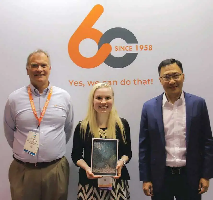 Lucky winner gets a iPad from CH-America lucky draw in NPE2018.
