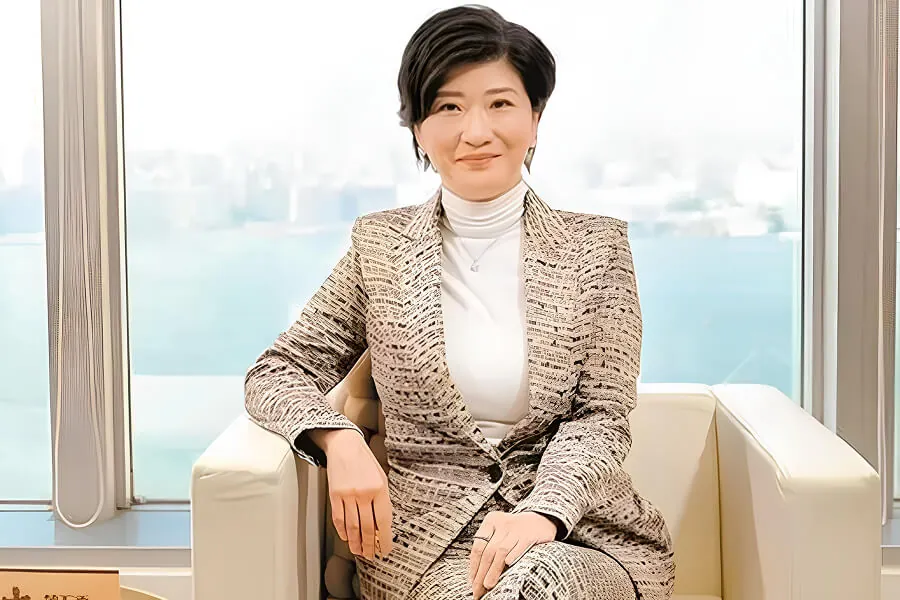 Ms-Lai-Yuen-Chiang-Chairman-and-CEO-of-Chen-Hsong-Chen-Hsong-04-min